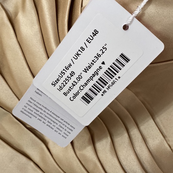 Champagne-colour dress. Great for Christmas party or New Year’s. - Picture 4 of 8